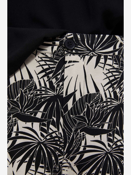 Moodo Bijelo-crne ženske kratke hlače s uzorkom marke Moodo