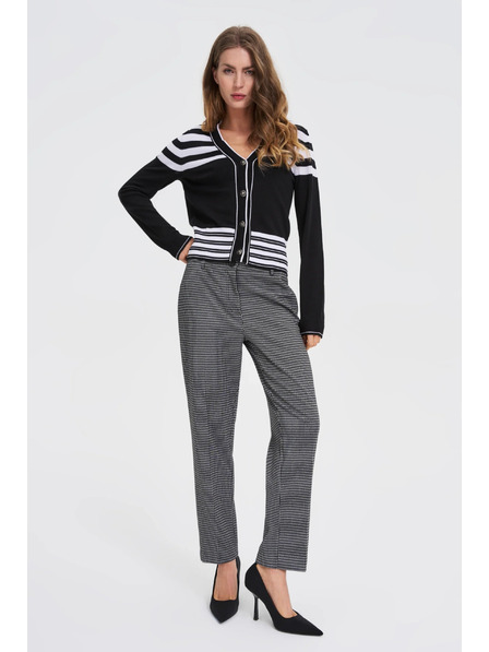 Moodo Pulover s ukrašenim gumbima crni Moodo