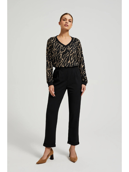 Moodo Viskozna crna košulja s V-izrezom Moodo