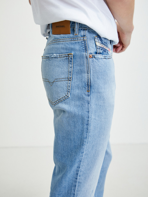 Diesel Svijetloplave muške slim fit traperice s poderanim efektom Diesel Mharky