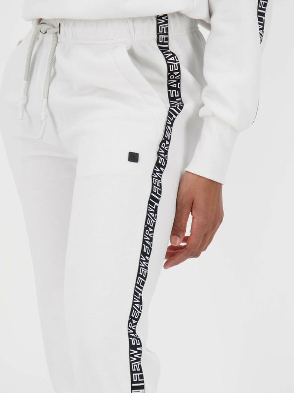 Alife and Kickin Bijele ženske trenirke s lampama Alife i Kickin