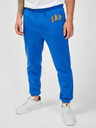 GAP Trenirke s izvezenim logom i fleece GAP
