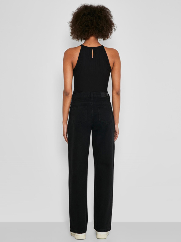 Noisy May Amanda Traperice