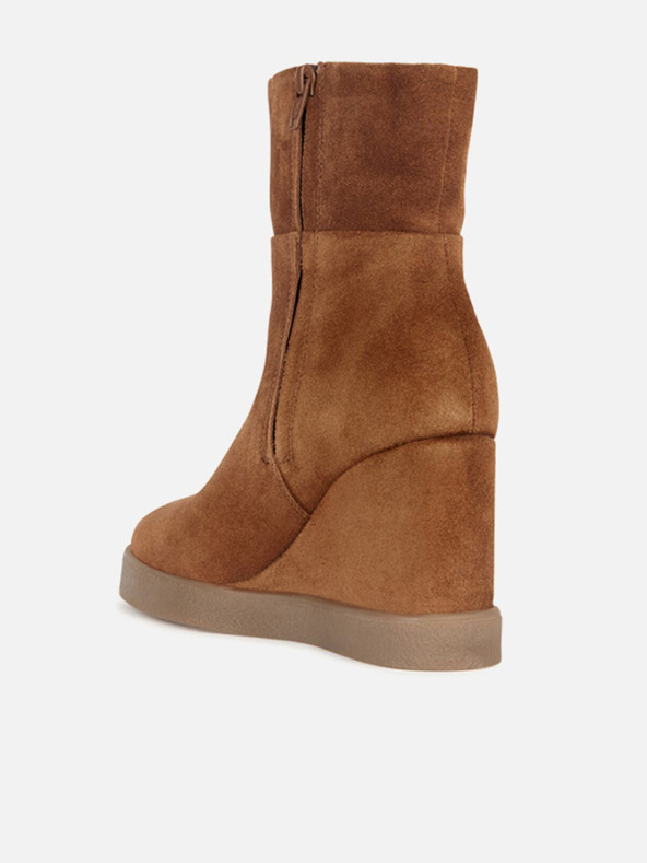 Geox Geox Elidea Ženske gležnjače na Wedge u smeđoj boji