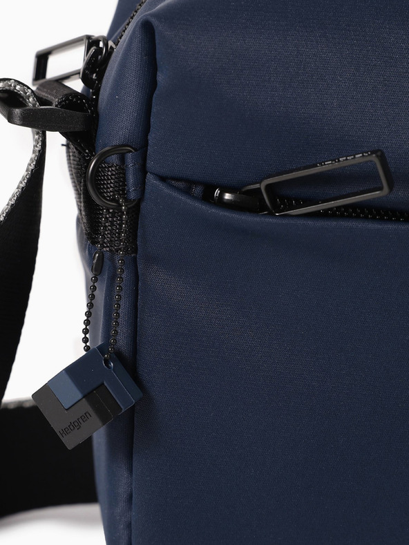 Hedgren Tamnoplava ženska torbica Hedgren Neutron M