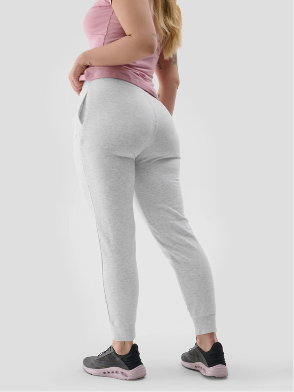 4F Ženska trenirka tip jogger 4F