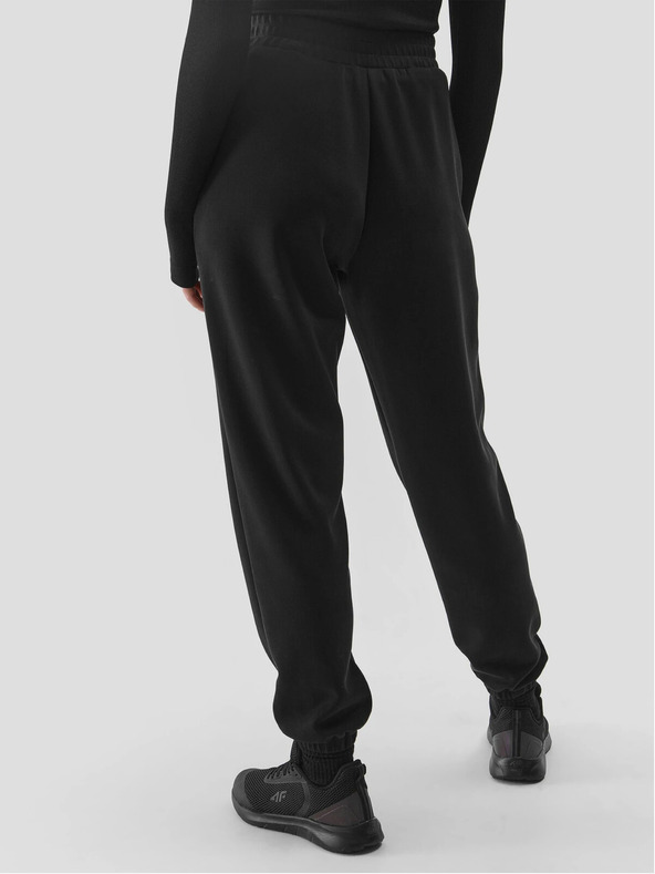 4F Ženska trenirka jogger s dodatkom modala 4F