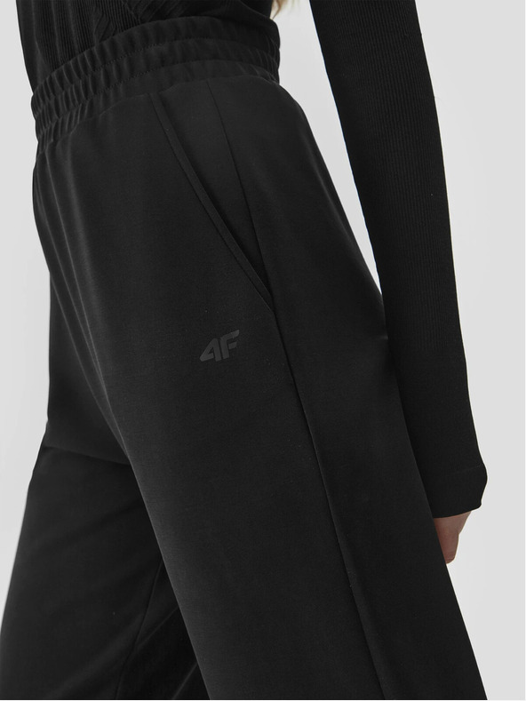 4F Ženska trenirka jogger s dodatkom modala 4F