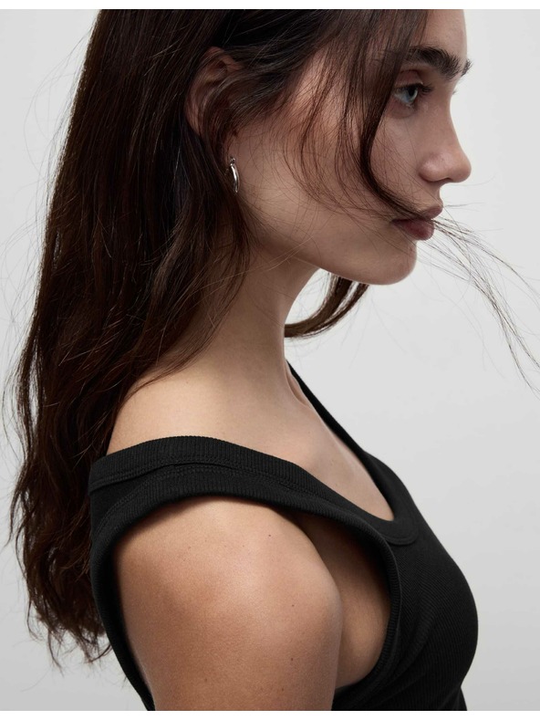 Marks & Spencer Marks & Spencer crna rebrasta majica s visokim pamučnim uskim krojem