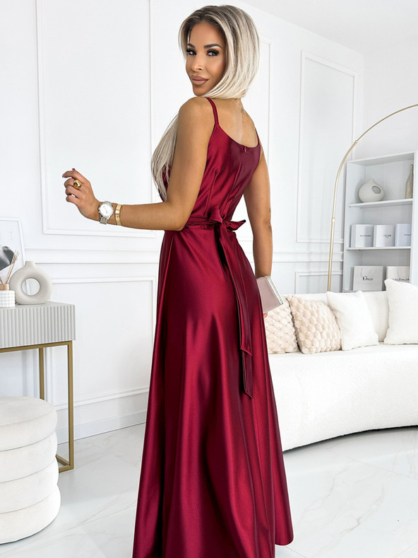 numoco Elegantna duga satenska haljina s dekolteom i prorezom za noge - Boja vina Numoco JULIET