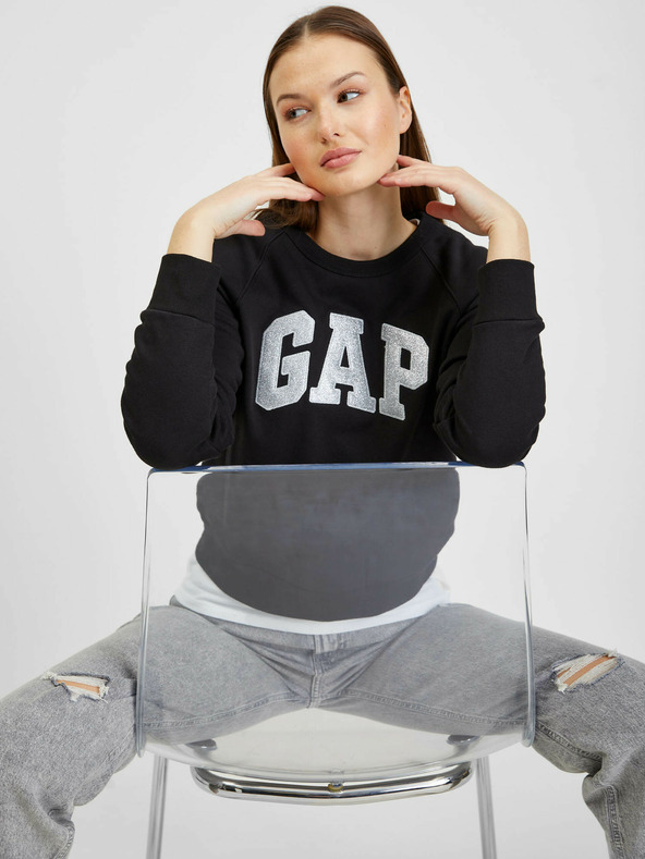 GAP Dukserica s metalik logom GAP