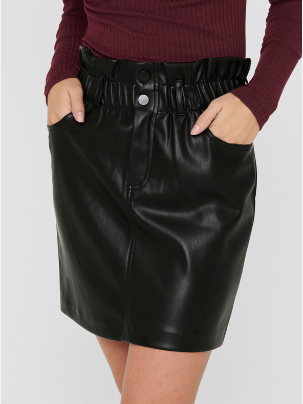 ONLY Crna ženska mini suknja od umjetne kože ONLY Maiya