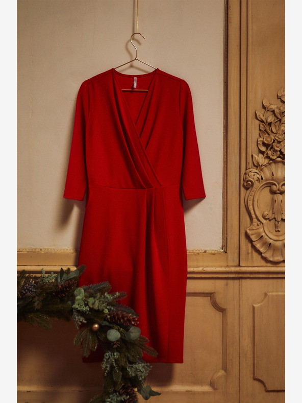 Moodo Crvena midi haljina s volanima marke Moodo