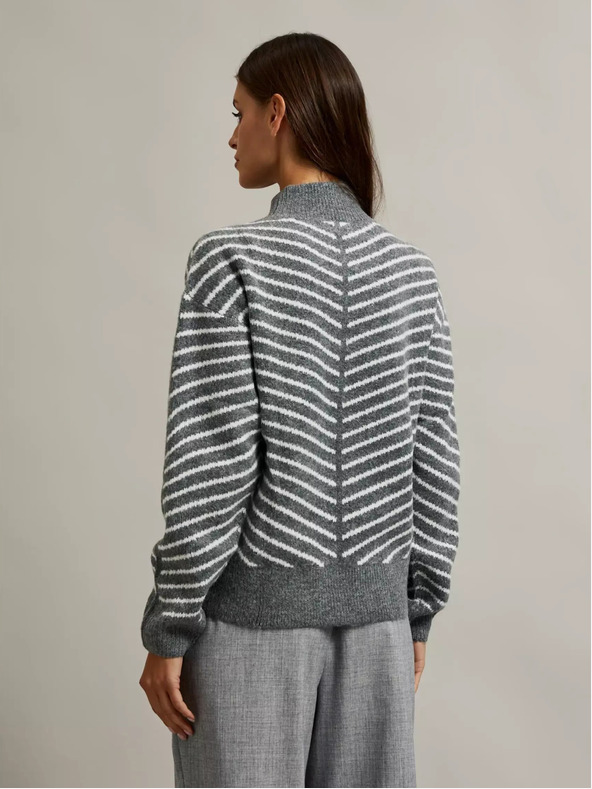 Moodo Moodo sivi džemper s dolčevitom na pruge