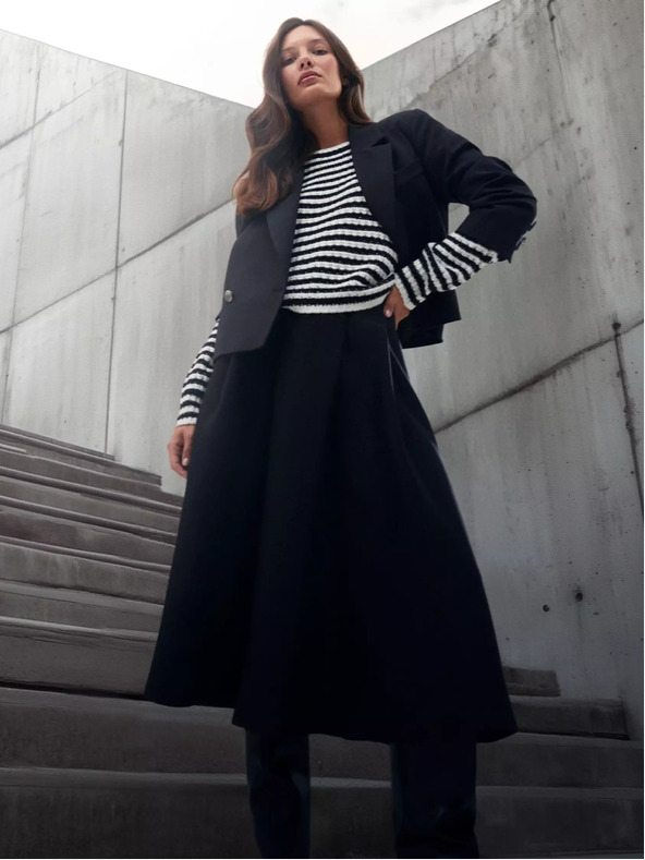 Moodo Crna ženska kratka Moodo jakna