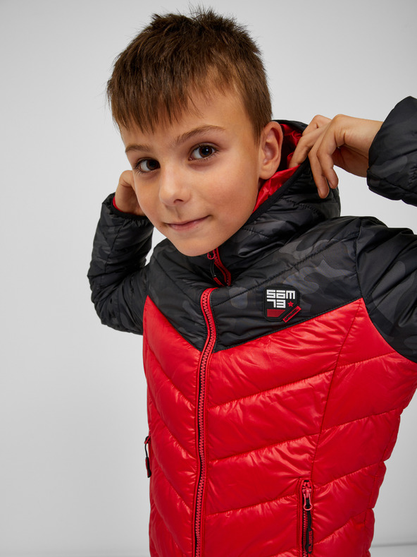 Sam 73 Crno-crvena dječačka prošivena jakna s kapuljačom SAM 73 Jerry