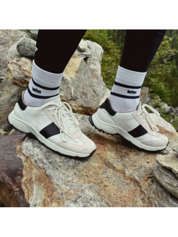 Vasky Botas Nordic Shadow - Ženske kožne outdoor tenisice / čizme bijelo-crne češke proizvodnje iz Zlína