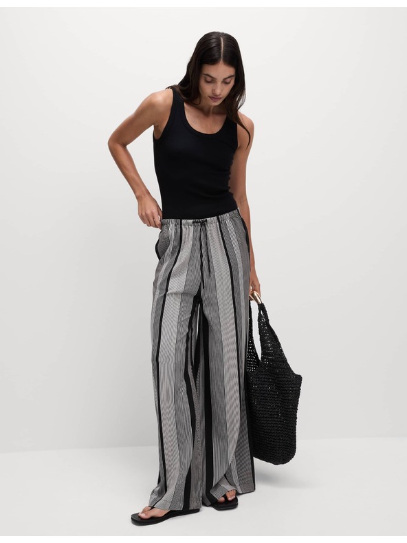 Marks & Spencer Keper hlače s printom, širokih nogavica i visokim strukom Marks & Spencer siva