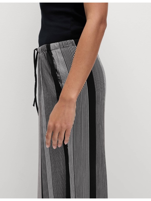 Marks & Spencer Keper hlače s printom, širokih nogavica i visokim strukom Marks & Spencer siva