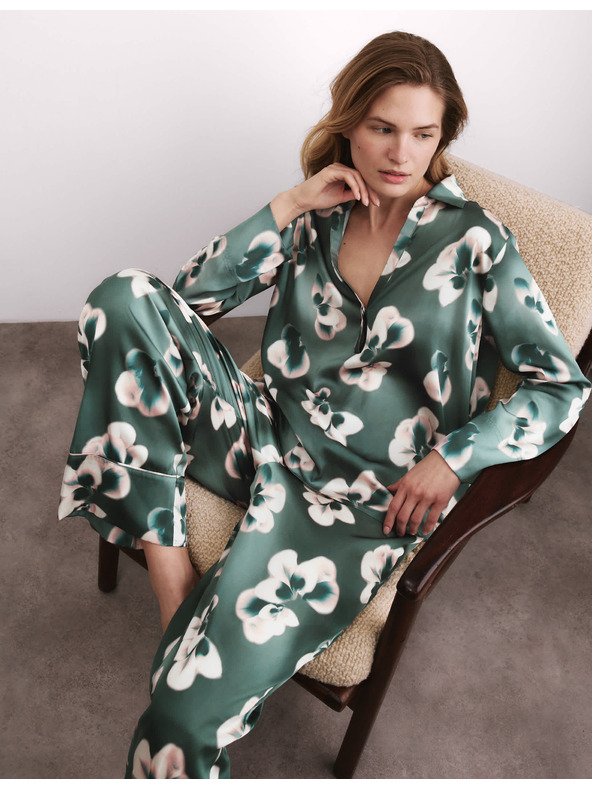 Marks & Spencer Satenaste cvjetne pidžama hlače Marks & Spencer zelena
