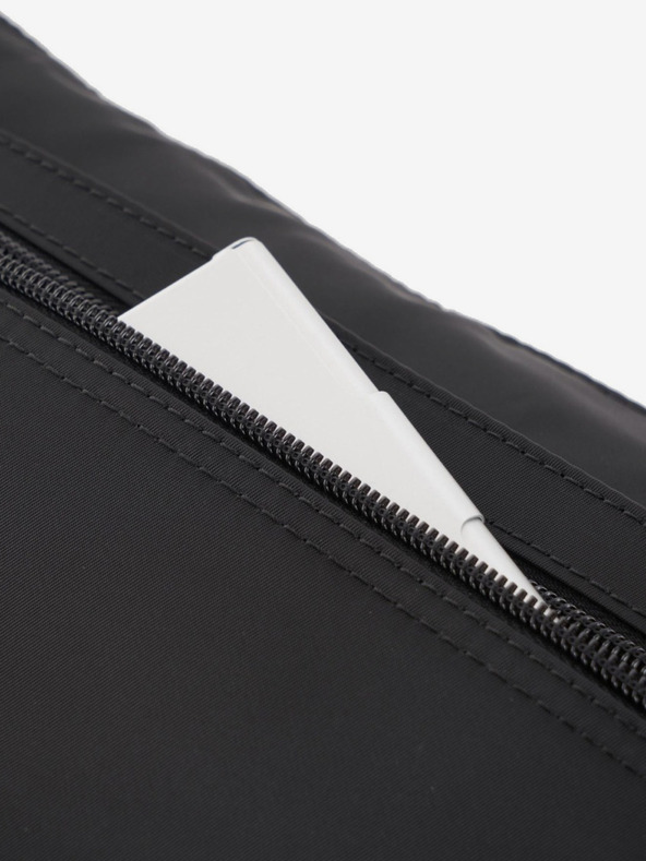 Hedgren Crna ženska torba preko ramena Hedgren Eye M