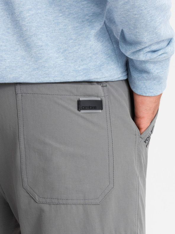 Ombre Clothing Muške jogger hlače s džepovima i printom siva Ombre odjeća