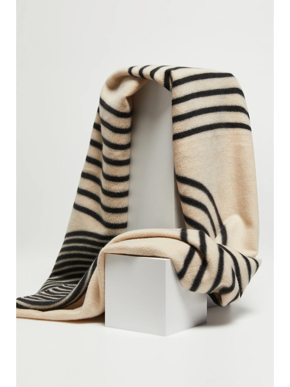 Moodo Crno-bež ženski šal s uzorkom Moodo