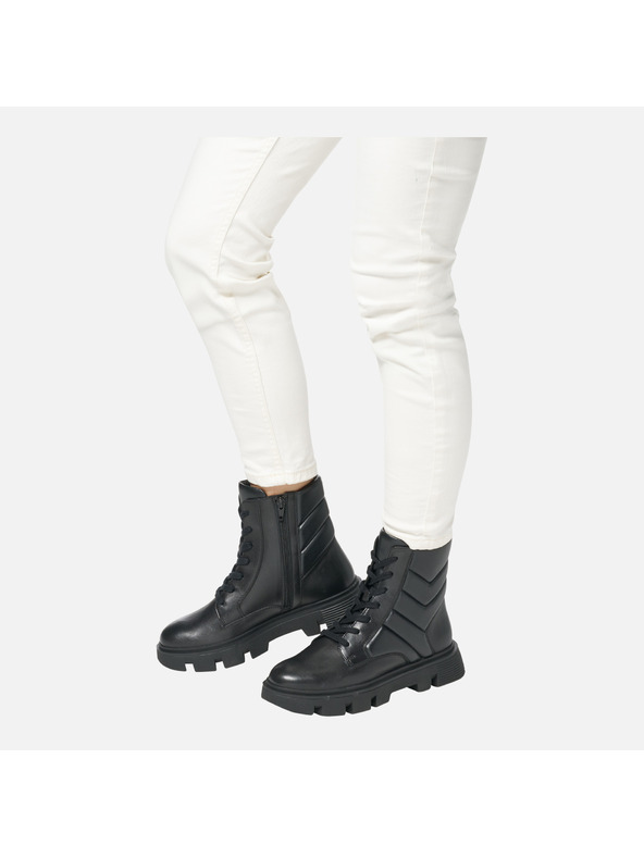 Geox Crne ženske gležnjače Geox Vilde