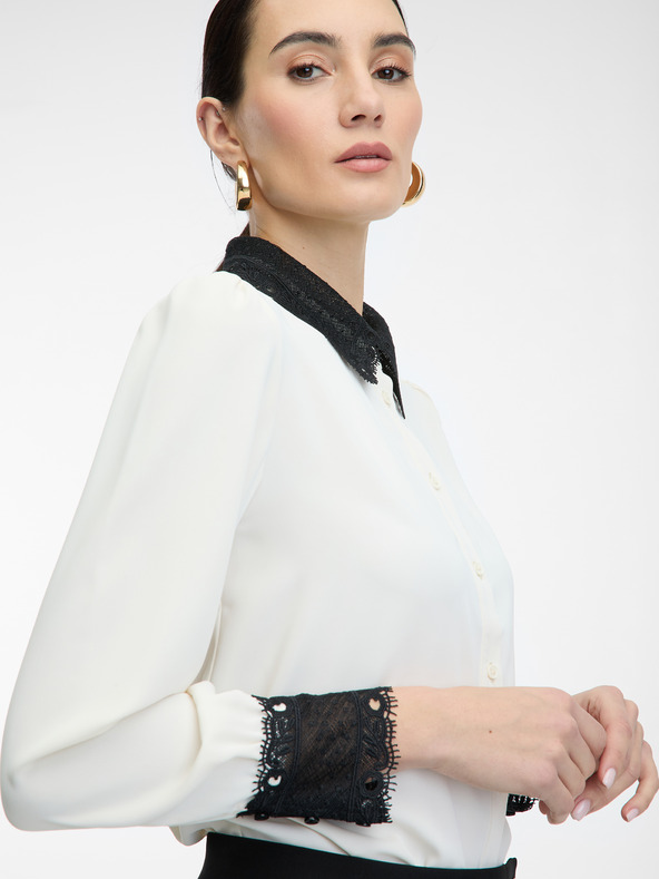 Orsay Krem ženska košulja s kontrastnim ovratnikom ORSAY