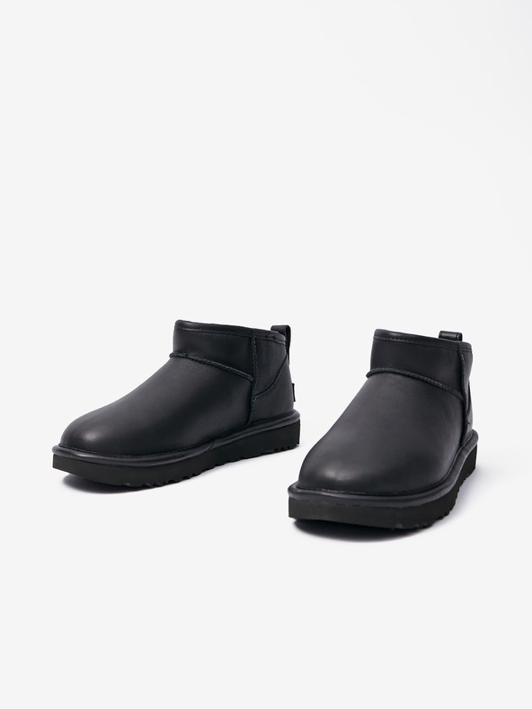 UGG Crne ženske gležnjače UGG Classic Ultra Mini Boot