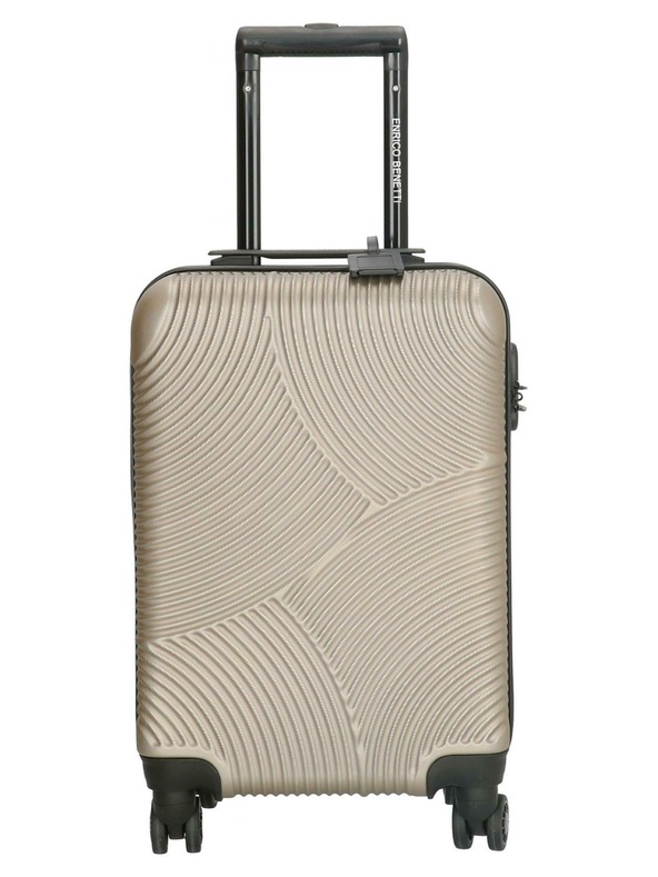 Enrico Benetti Enrico Benetti Louisville sa šampanjcem