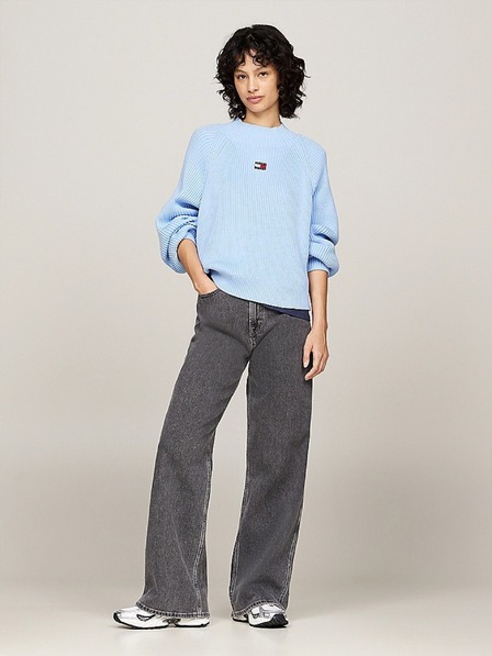 Tommy Jeans Ženski svijetlo plavi džemper Tommy Jeans Badge Rib-Knit Vessel Blue