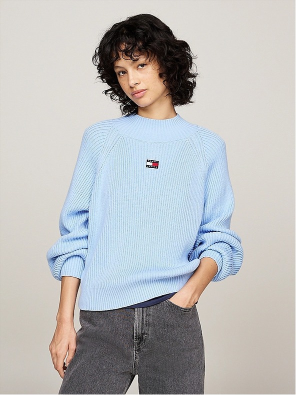 Tommy Jeans Ženski svijetlo plavi džemper Tommy Jeans Badge Rib-Knit Vessel Blue