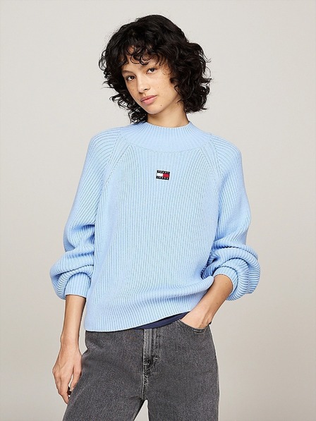 Tommy Jeans Ženski svijetlo plavi džemper Tommy Jeans Badge Rib-Knit Vessel Blue