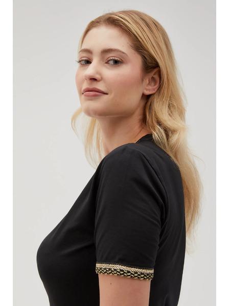 Moodo Crna basic majica s V-izrezom