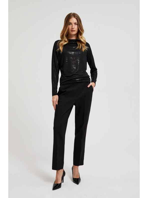 Moodo Crna bluza s naboranim izrezom i dugim rukavima