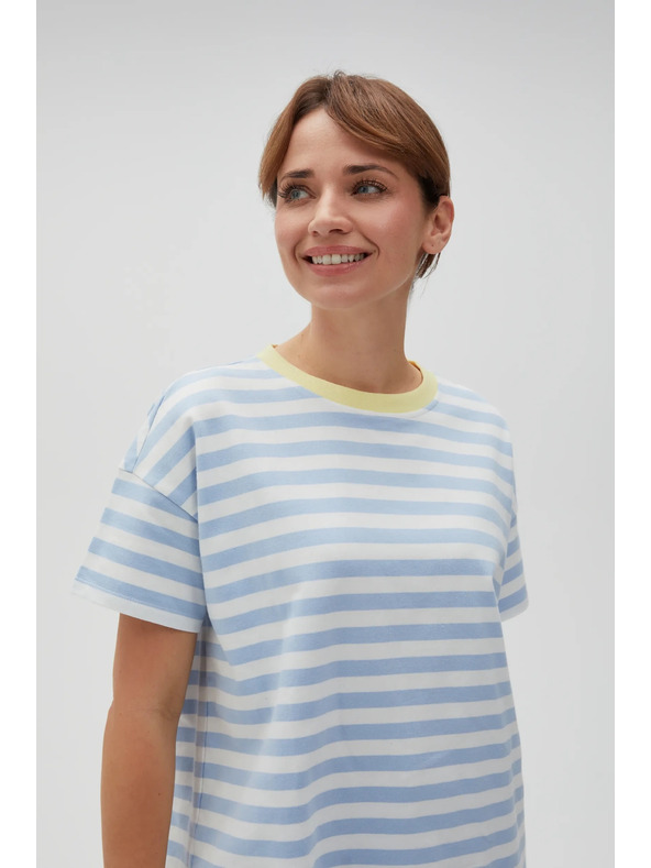 Moodo Plavo-bijela prugasta majica sa žutim ovratnikom
