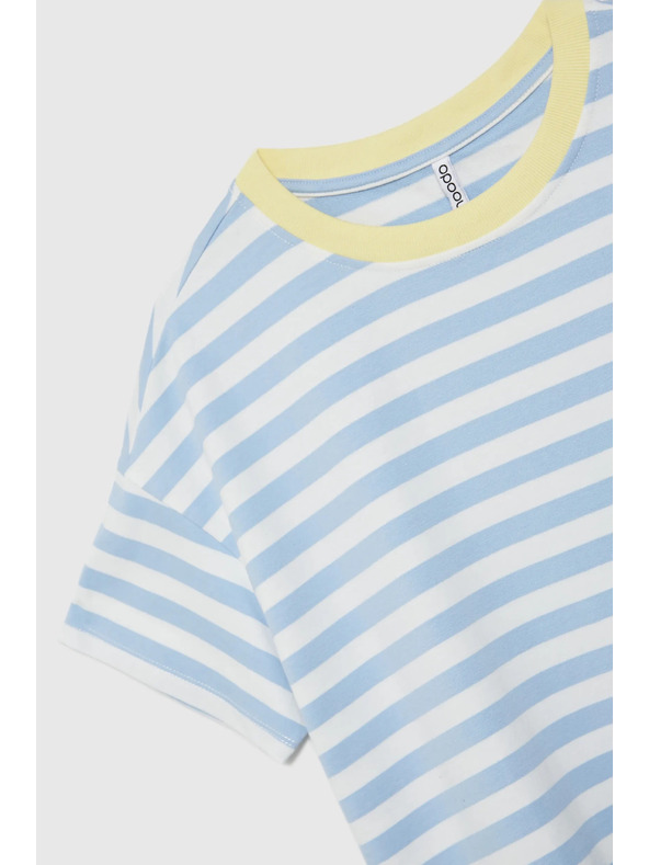 Moodo Plavo-bijela prugasta majica sa žutim ovratnikom