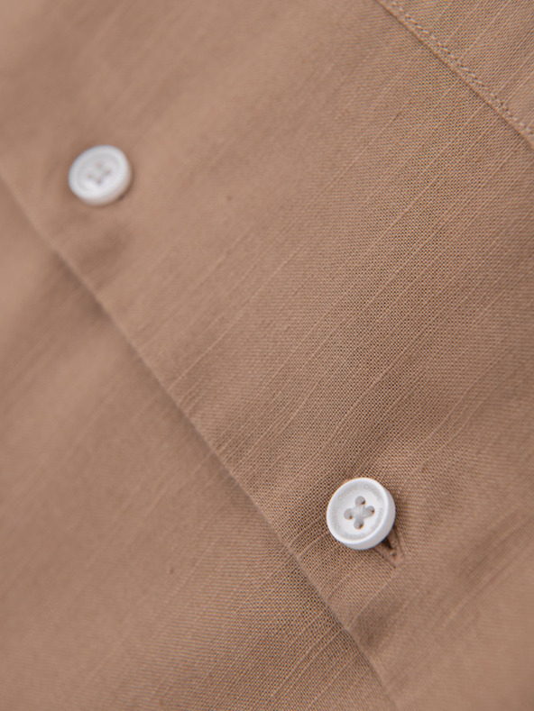 Ombre Clothing Muška platnena košulja s uspravnim ovratnikom i džepom REGULAR FIT - svijetlo smeđa