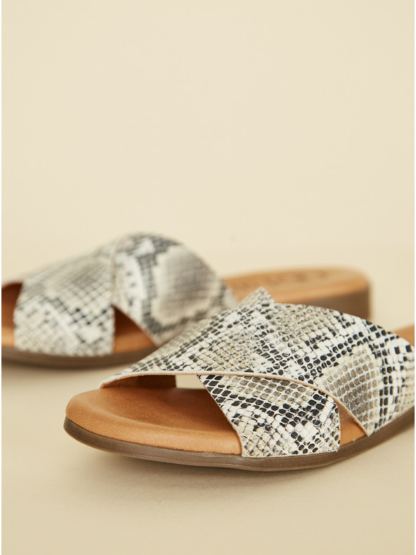 Ojju Sive kožne papuče sa zmijskim uzorkom OJJU