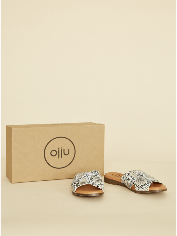 Ojju Sive kožne papuče sa zmijskim uzorkom OJJU