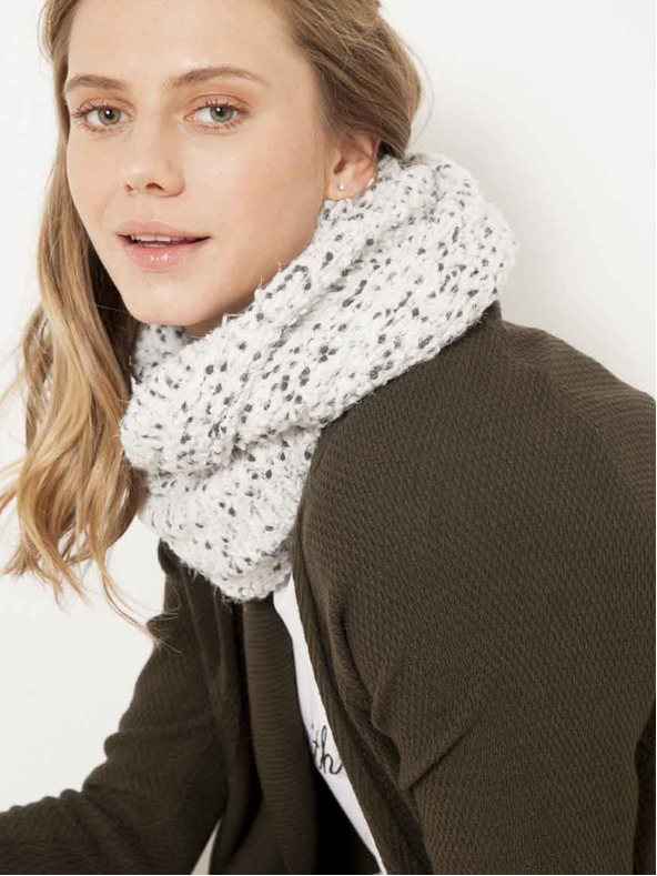 CAMAIEU Bijeli šal CAMAIEU