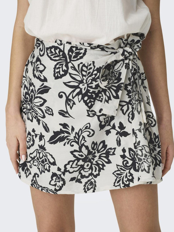 ONLY Bijele ženske hlačice/suknje s uzorkom SAMO Kiera