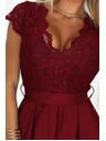 numoco Čipkaste haljine ANNA s izrezom i proširenom suknjom - vinsko crvene
