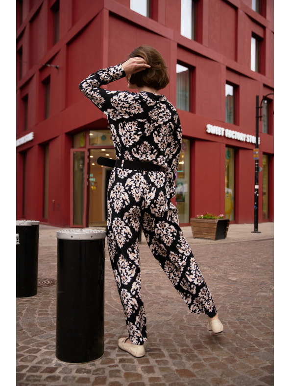 Moodo Ženske hlače Moodo - crne