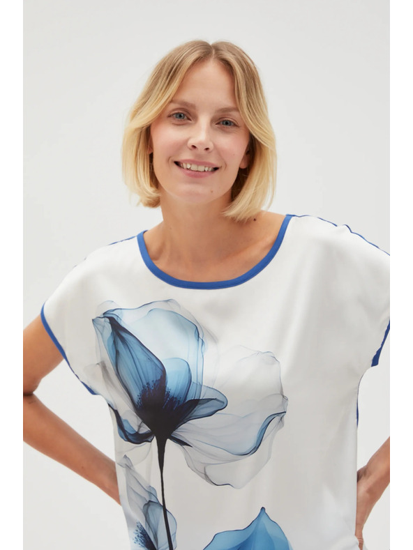 Moodo Ženska bijela bluza s plavim cvjetovima