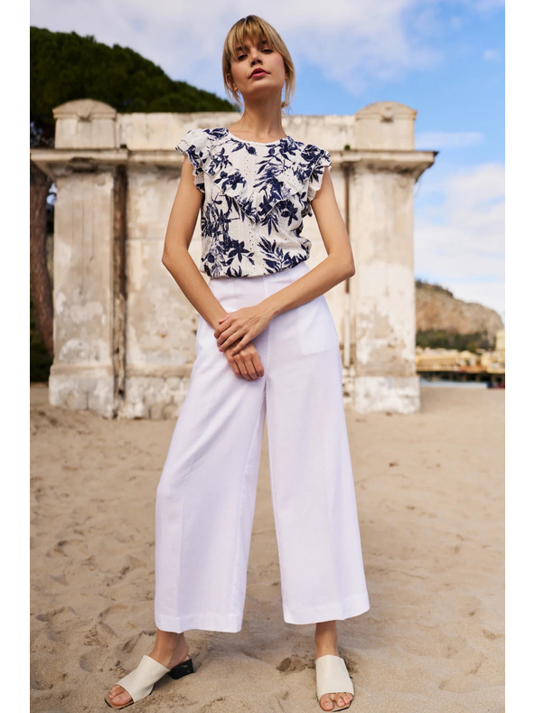 Moodo Ženska majica Moodo – bijela s plavim cvjetovima