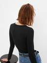 GAP Body s okruglim izrezom GAP