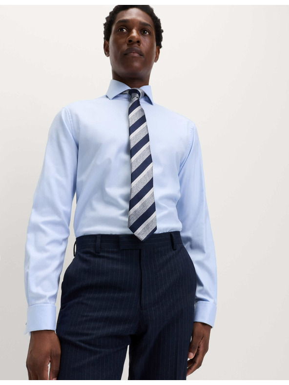 Marks & Spencer Marks & Spencer plava uska košulja od pamučnog kepera s duplim manšetama