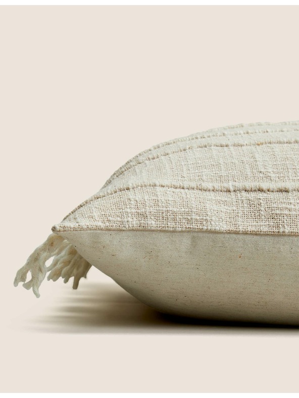 Marks & Spencer Visoki pamučni prugasti jastučić s resicama Marks & Spencer krem ​​boje